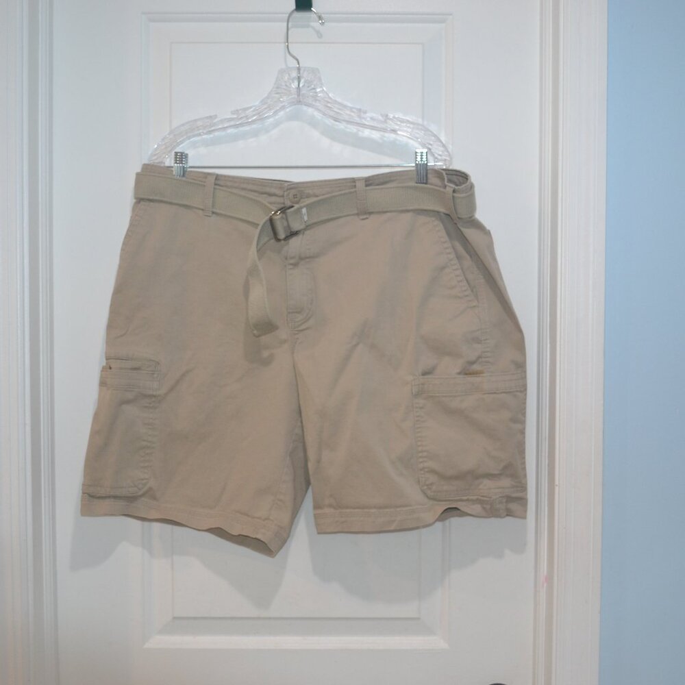 Preowned Weatherproof Kaki Cargo short size 40W
